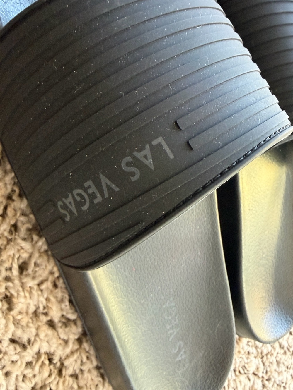 Women’s Slides EUC - Picture 2 of 3